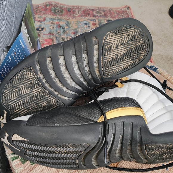 Great condition Jordan XXL leather sneakers - Picture 4 of 5